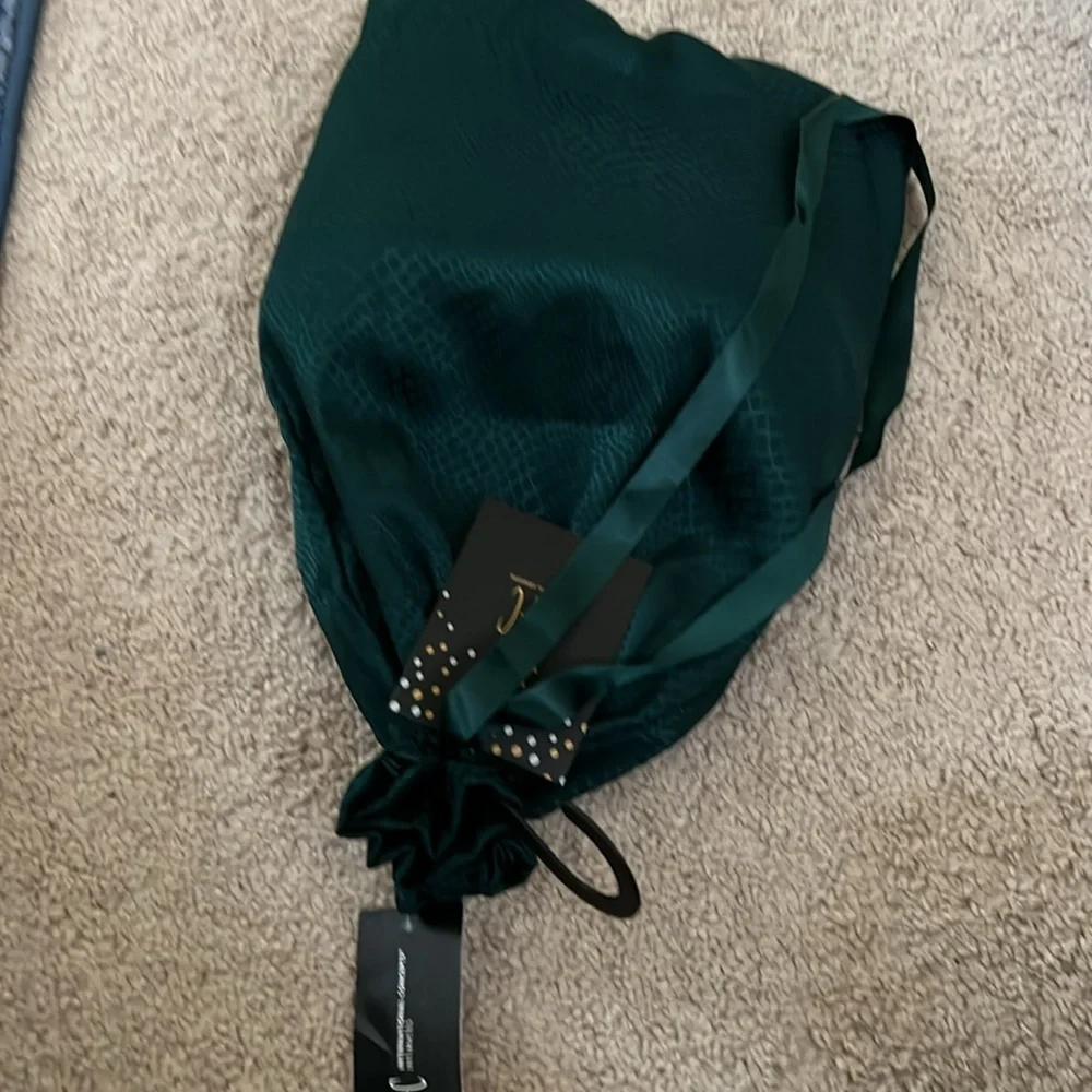 INC INTERNATIONAL CONCEPTS Gift Bag Slippers - Picture 10 of 10